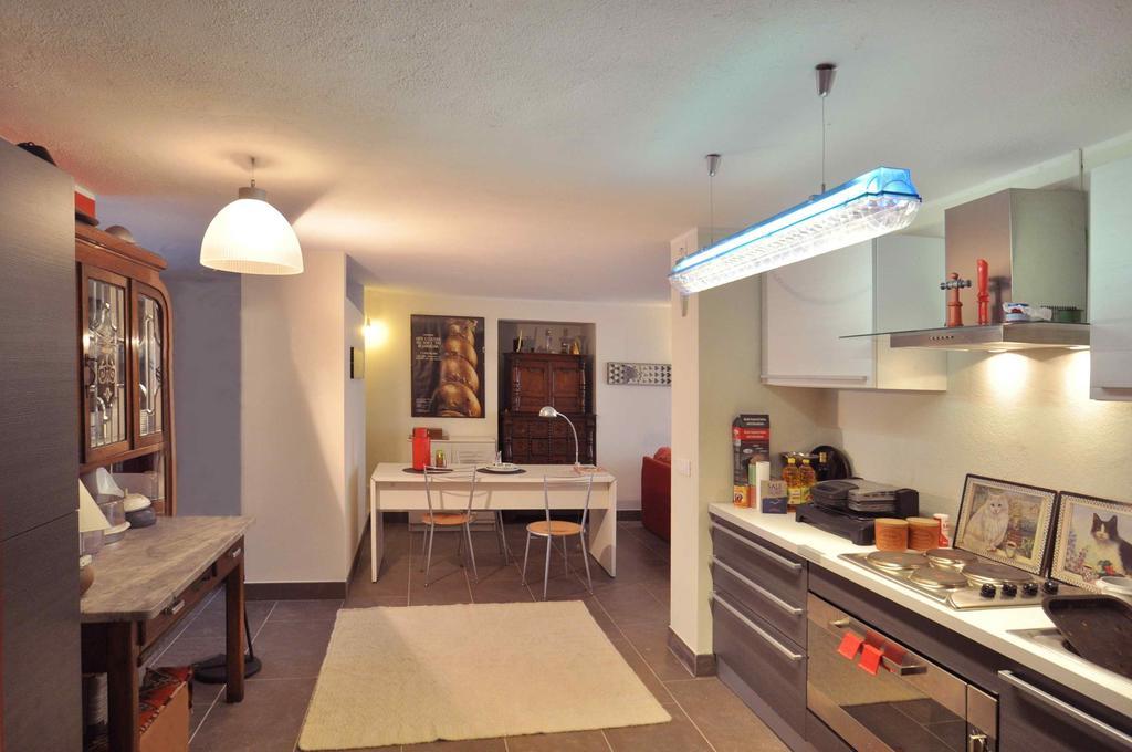 Bed & Breakfast Art House Margine Rosso 3*