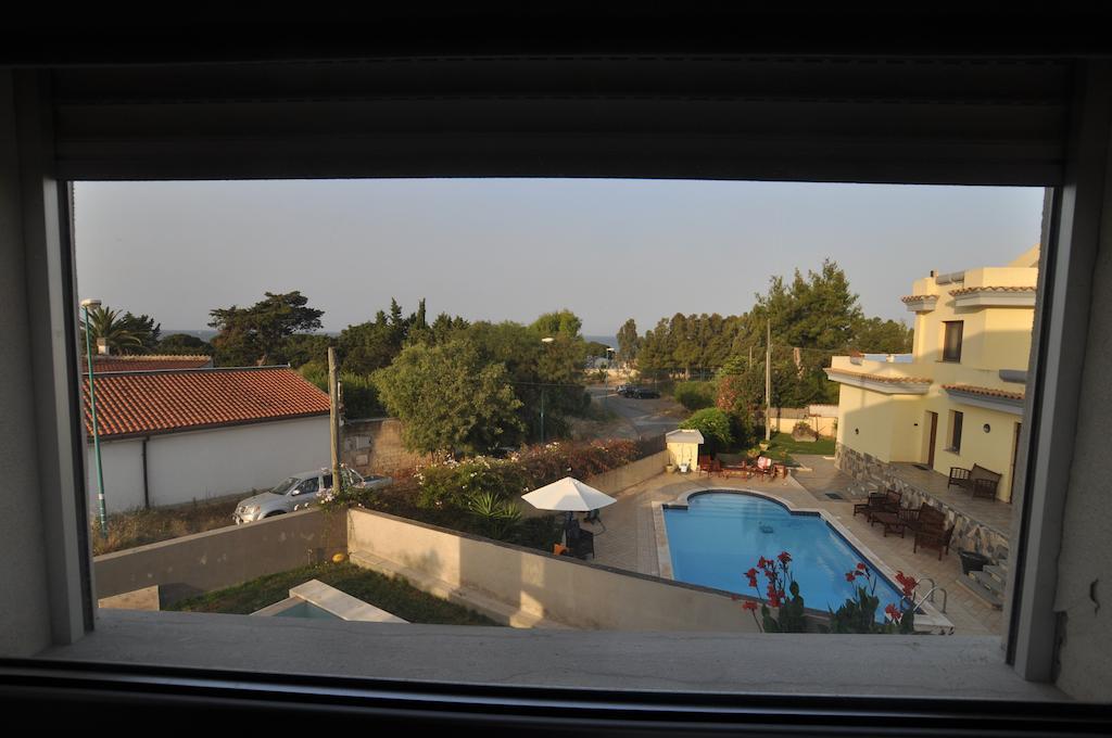 Bed & Breakfast Art House Margine Rosso Quartu SantʼElena