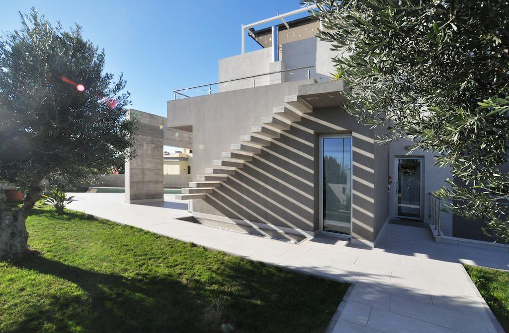 Art House Margine Rosso