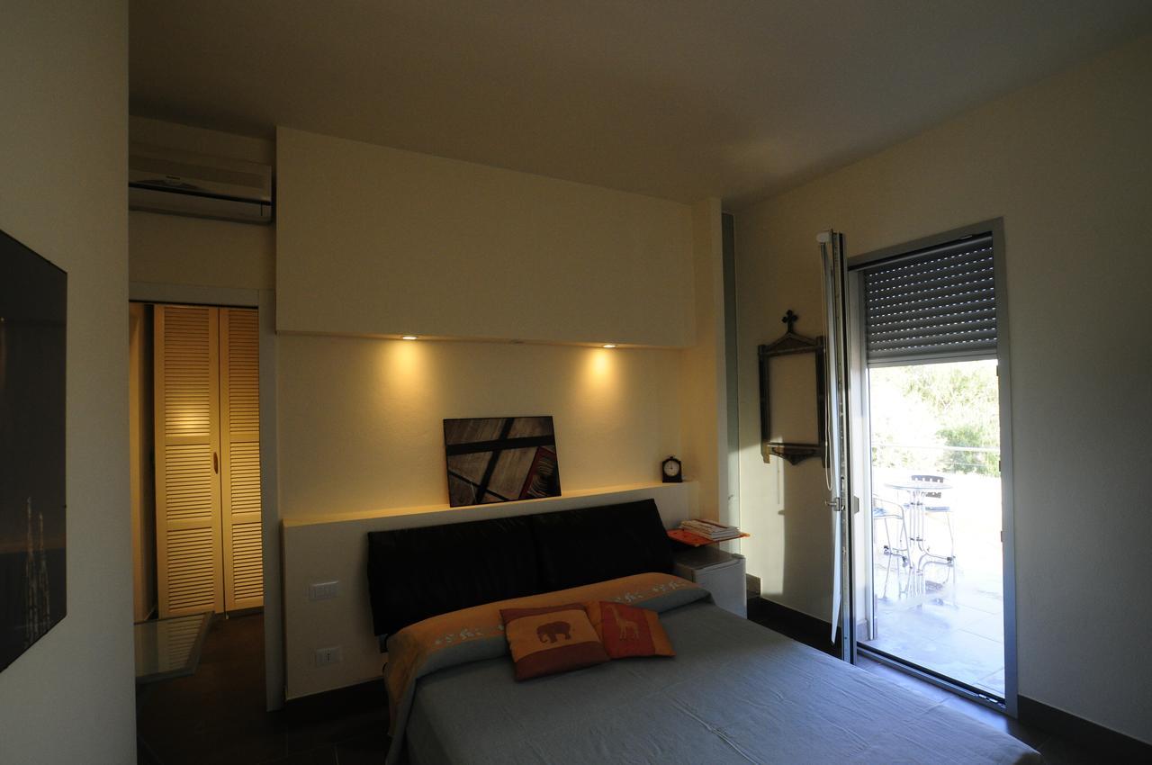 Bed & Breakfast Art House Margine Rosso Quartu SantʼElena