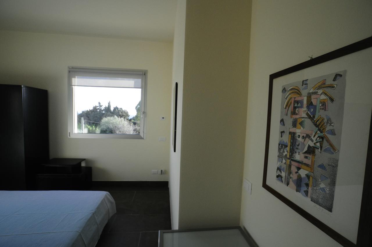 Bed & Breakfast Art House Margine Rosso Quartu SantʼElena
