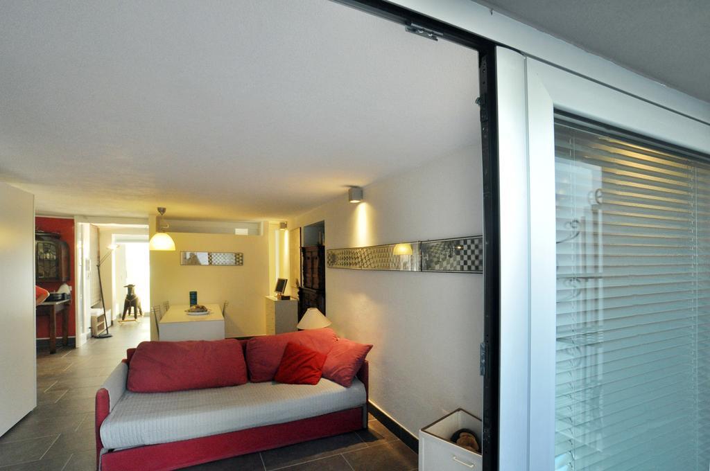 Art House Quartu - Margine Rosso