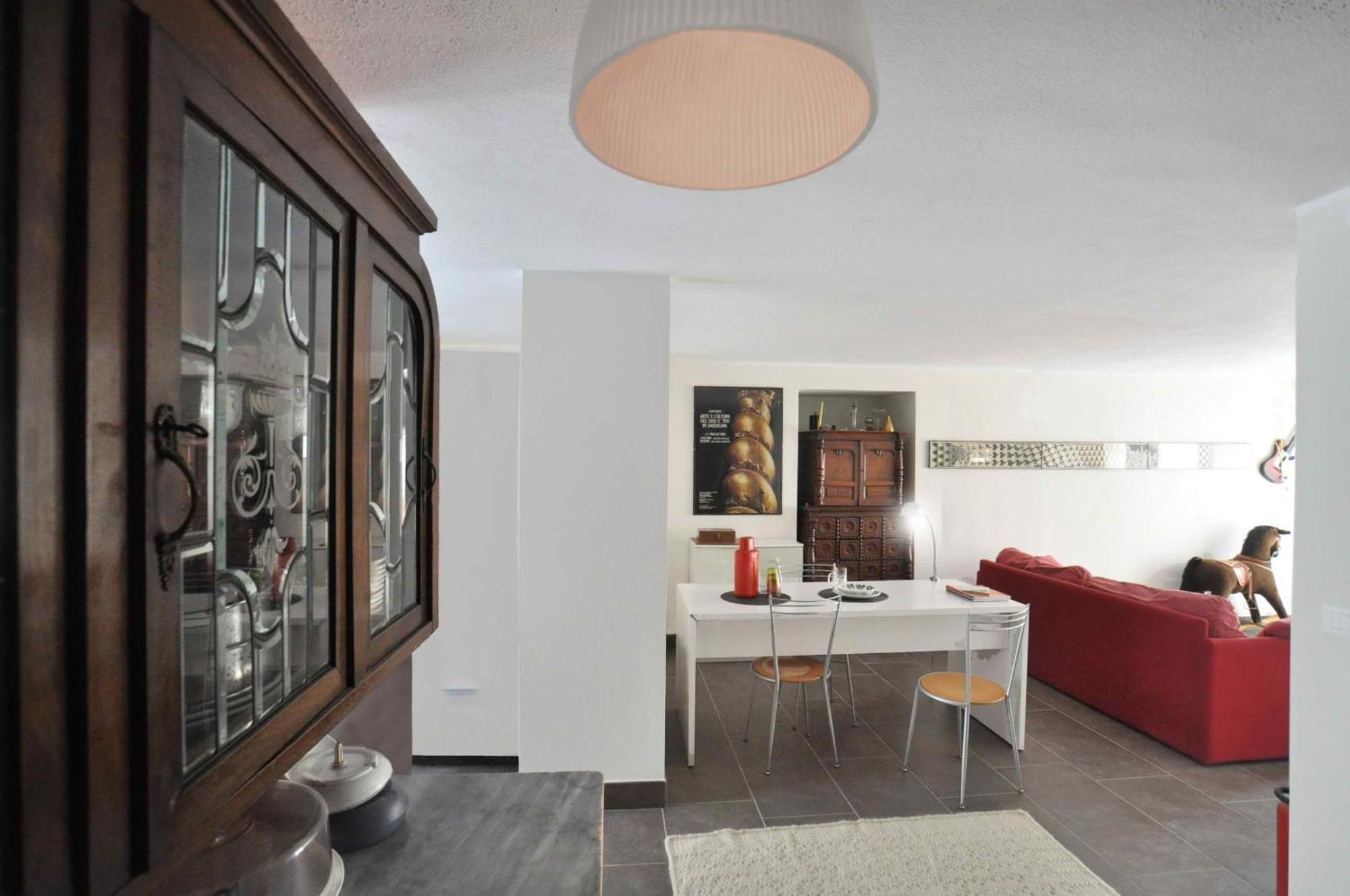 Art House Quartu - Margine Rosso Couette-café