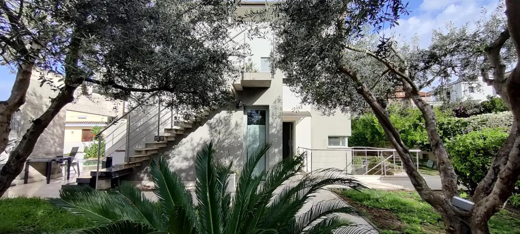 Bed & Breakfast Art House Quartu - Margine Rosso