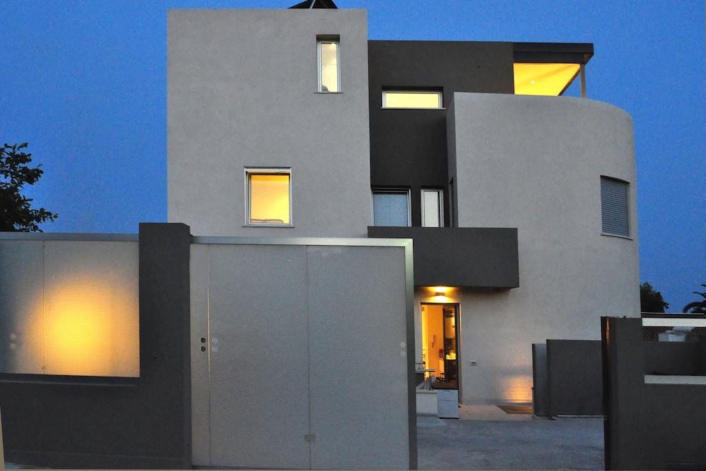 Art House Quartu - Margine Rosso